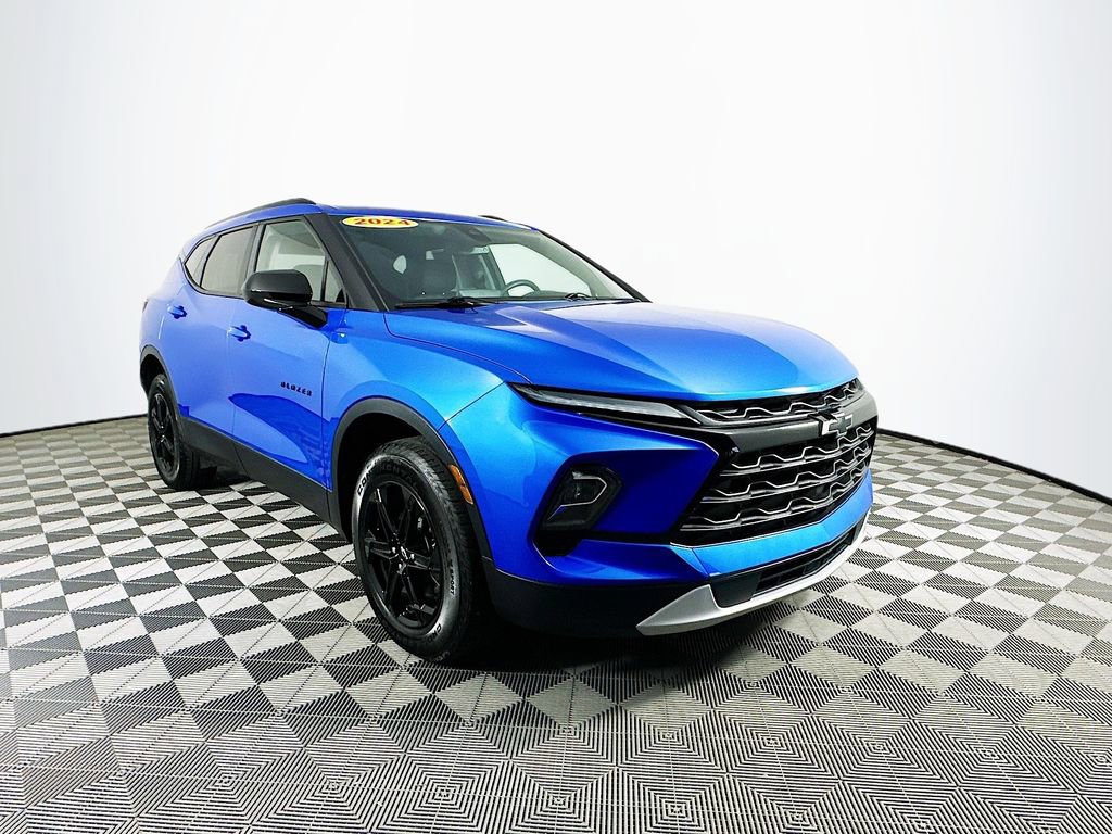 2024 Chevrolet Blazer 2LT photo 2