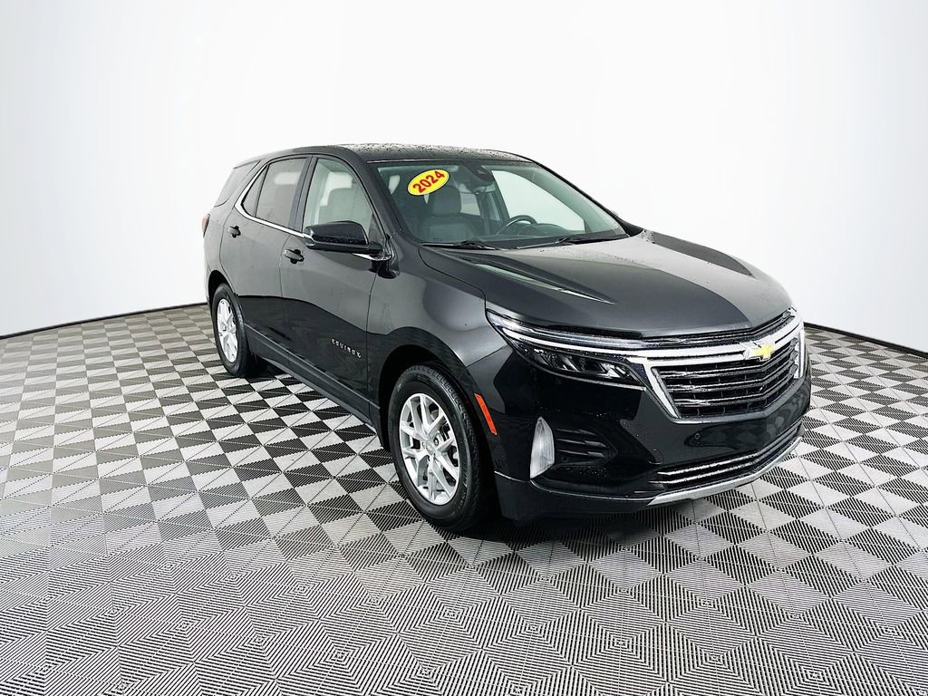 2024 Chevrolet Equinox LT photo 2