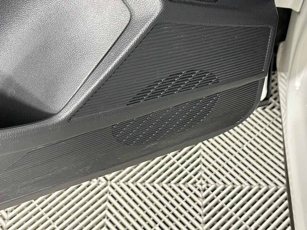 2023 Volkswagen Taos SE - Photo 25