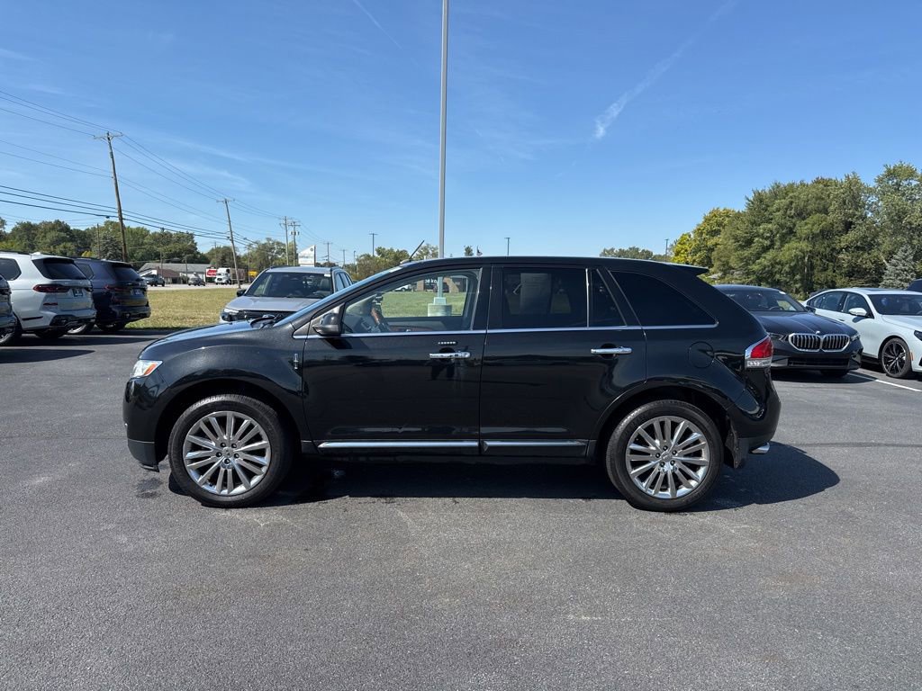 2011 Lincoln MKX Base photo 3
