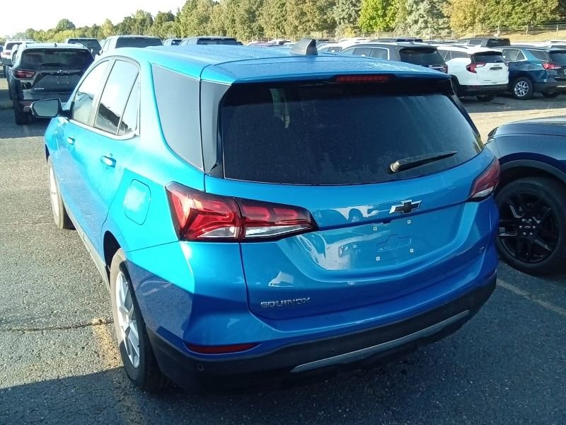 2024 Chevrolet Equinox LT photo 3
