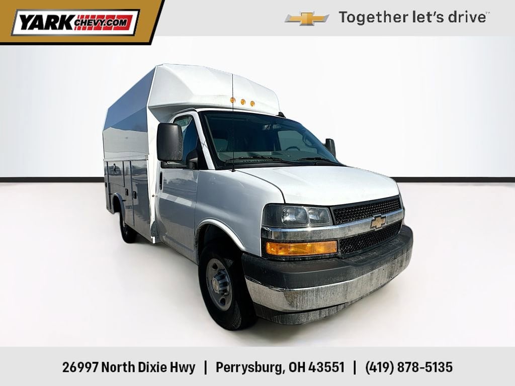 New 2026 Chevrolet Express Cutaway 3500 1WT Cutaway Van