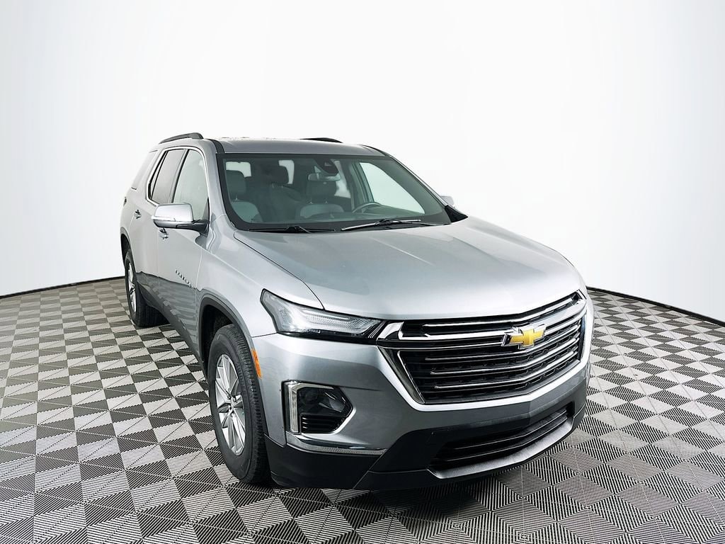 Used 2023 Chevrolet Traverse LT Cloth SUV