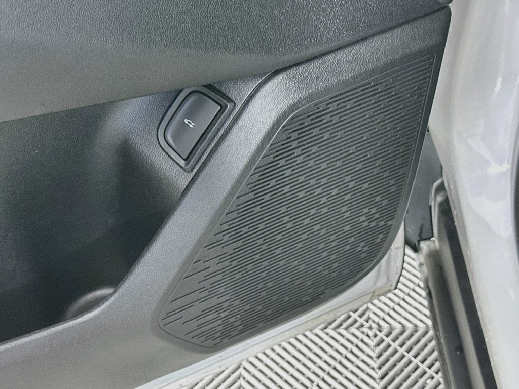 2025 Chevrolet Equinox LT - Photo 27