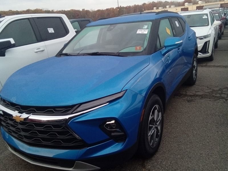 2024 Chevrolet Blazer 3LT photo 2