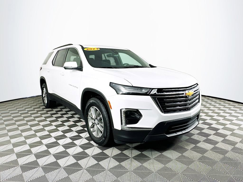 Used 2023 Chevrolet Traverse LT Cloth SUV