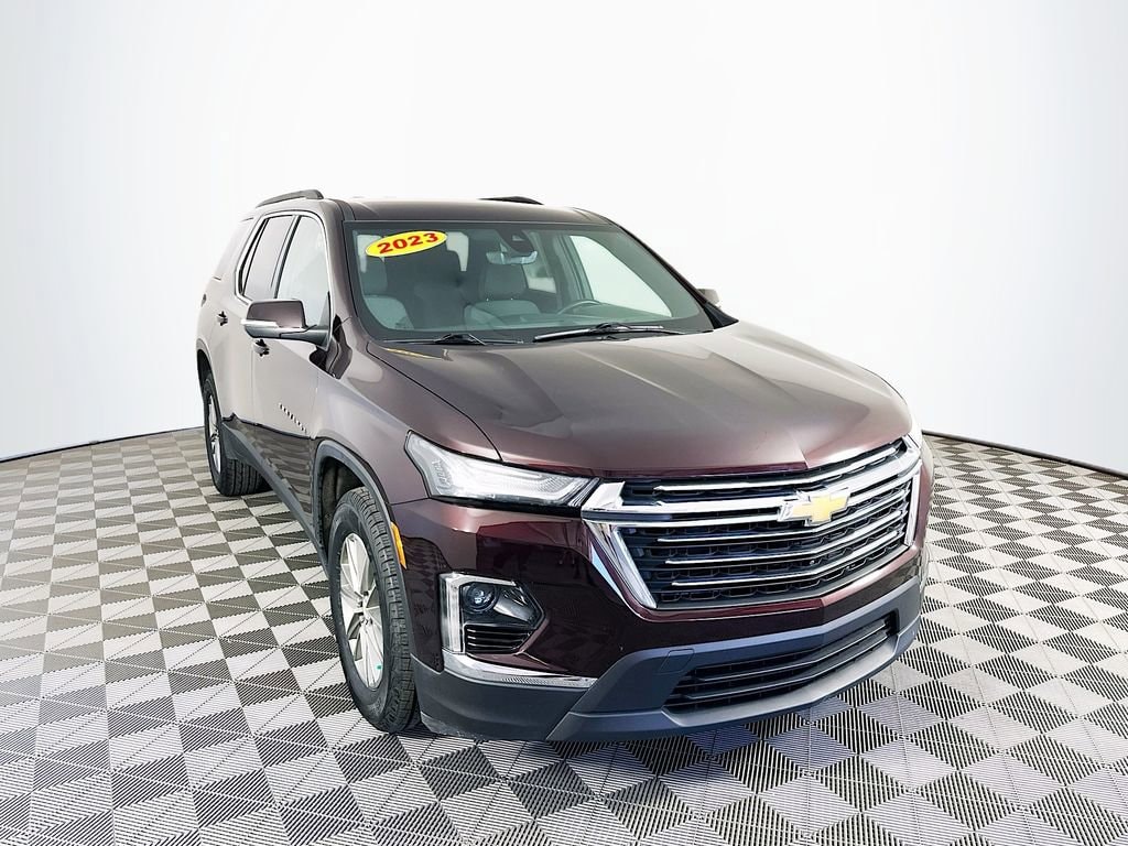 Used 2023 Chevrolet Traverse LT Cloth SUV