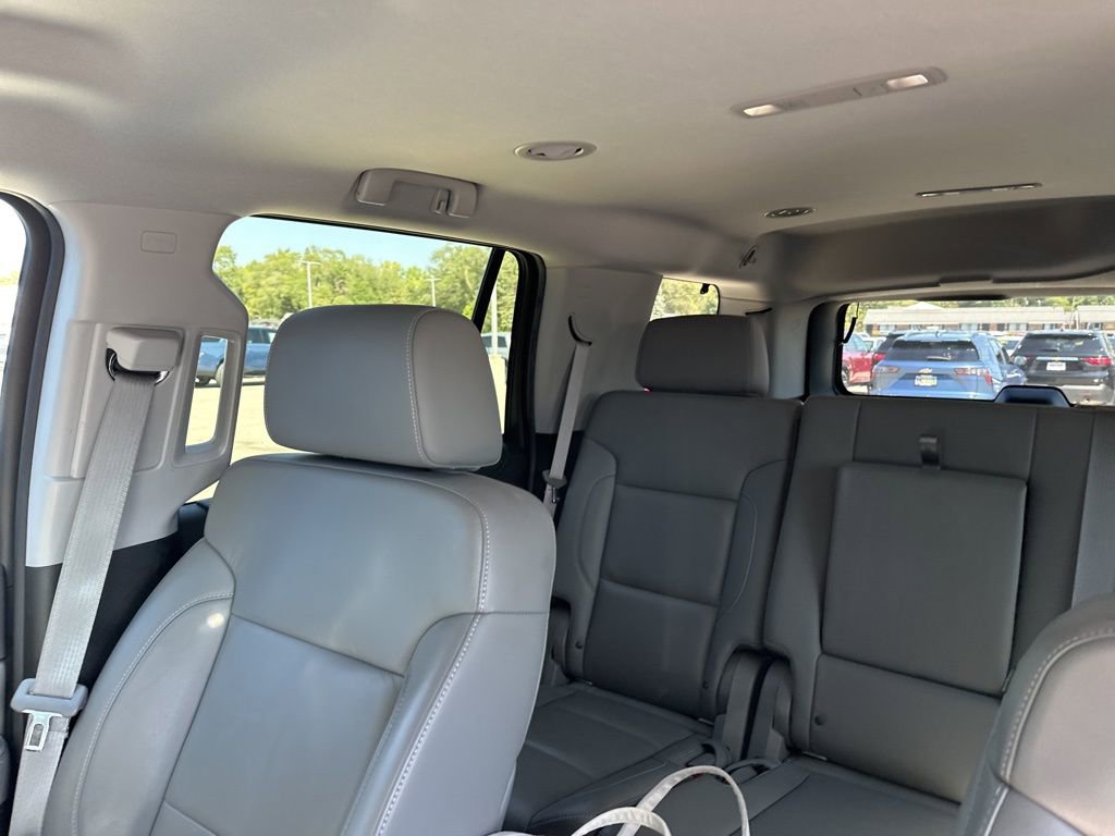 2015 Chevrolet Tahoe LT photo 3