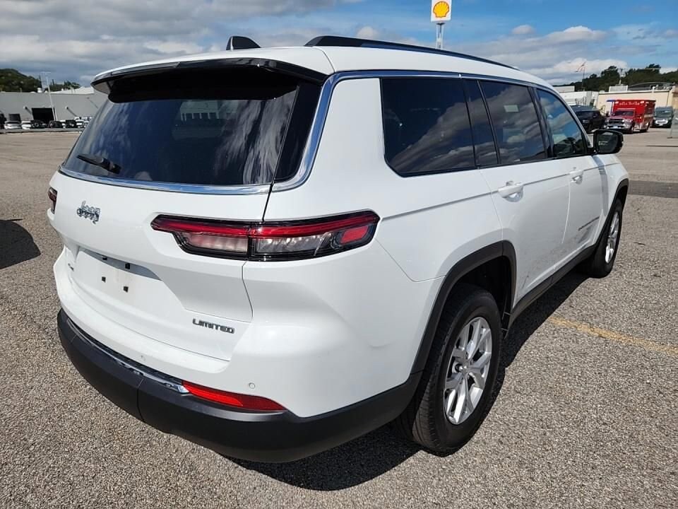2023 Jeep Grand Cherokee Limited photo 4