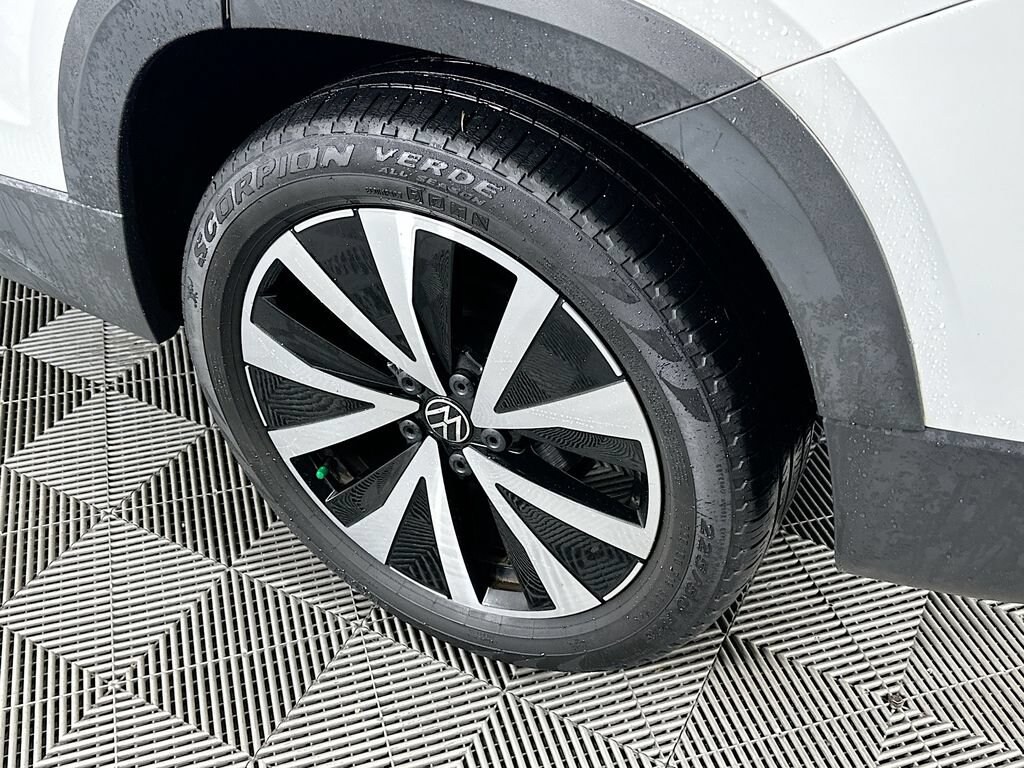 2023 Volkswagen Taos SE - Photo 38