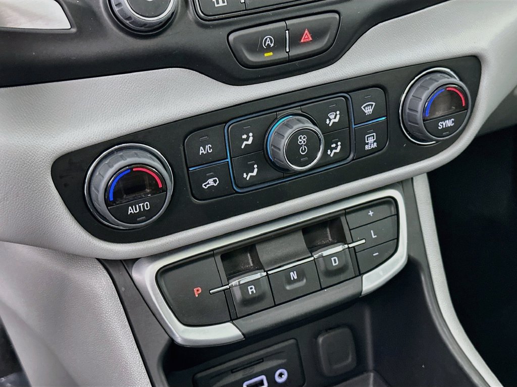 2024 GMC Terrain SLT - Photo 23