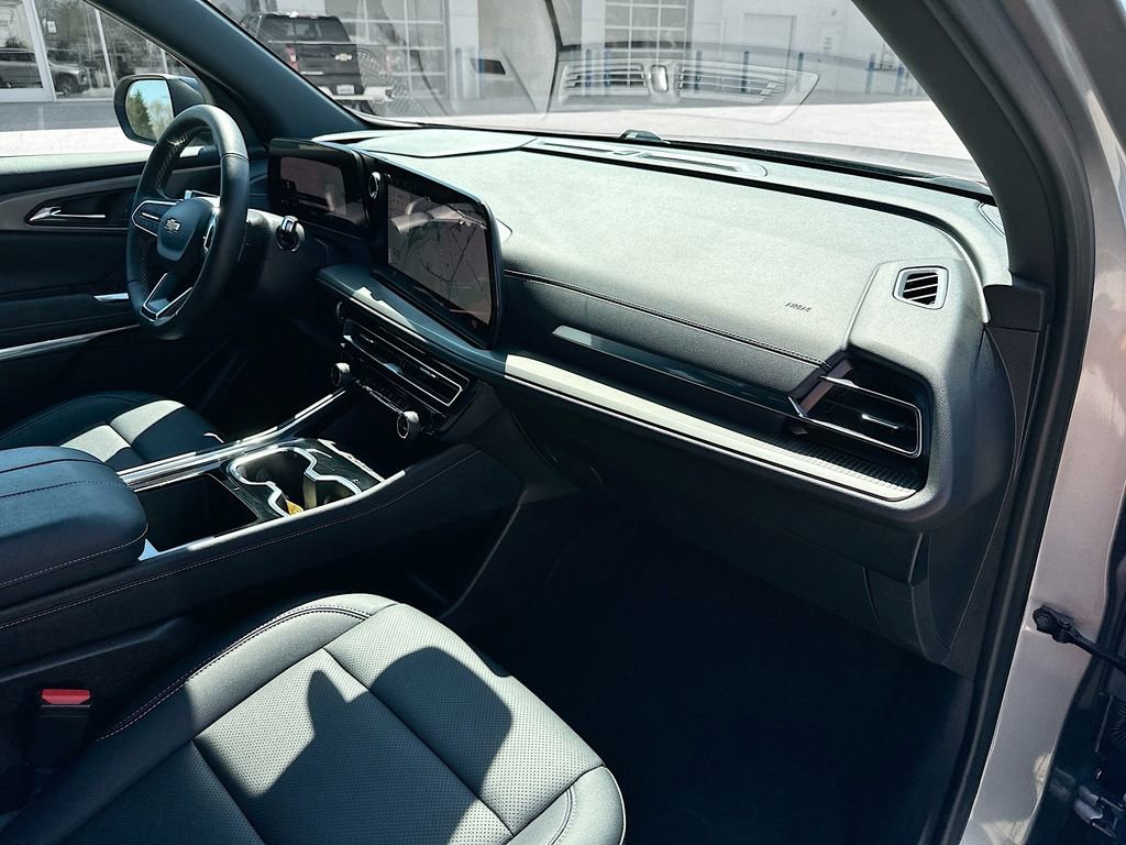 2025 Chevrolet Traverse LT - Photo 38