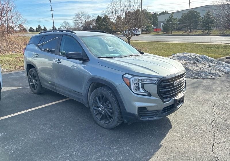 2023 GMC Terrain SLE's photo
