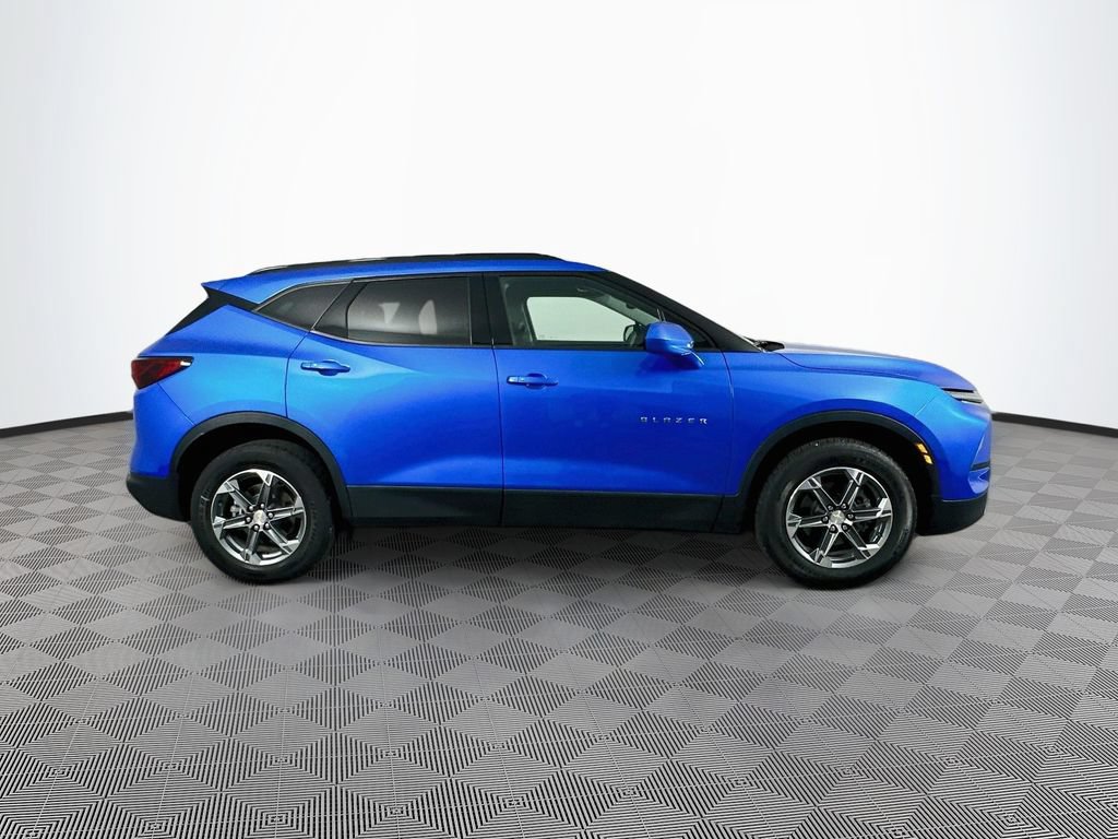 2025 Chevrolet Blazer 2LT - Photo 12