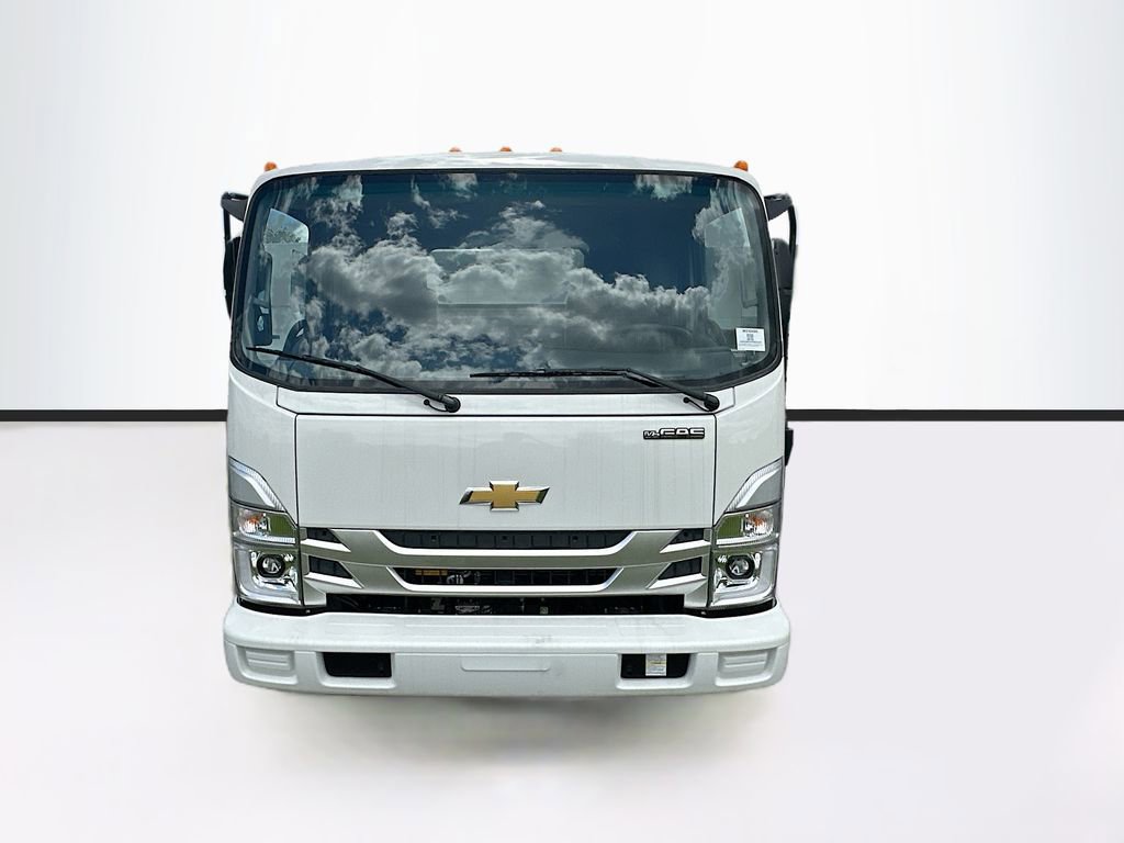 2024 Chevrolet Silverado 4500HD Base photo 2
