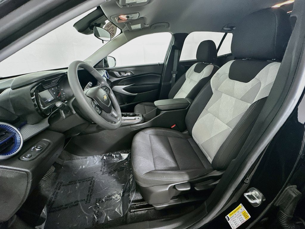 2024 Chevrolet Trax LS - Photo 28