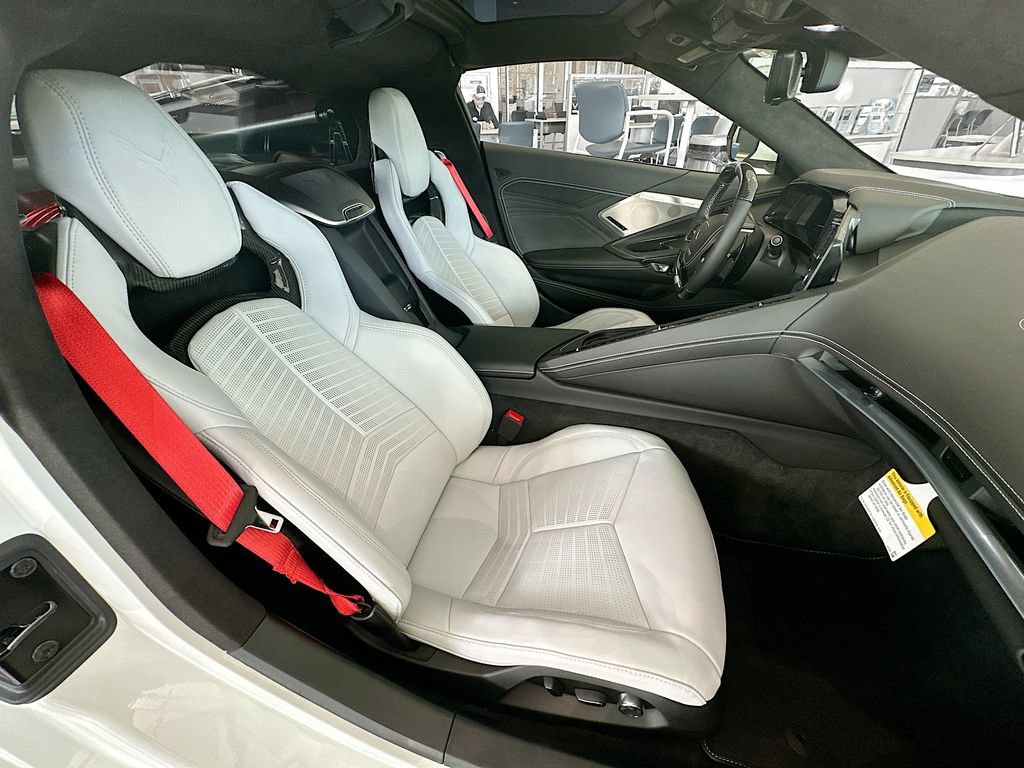 2024 Chevrolet Corvette 3LZ - Photo 31