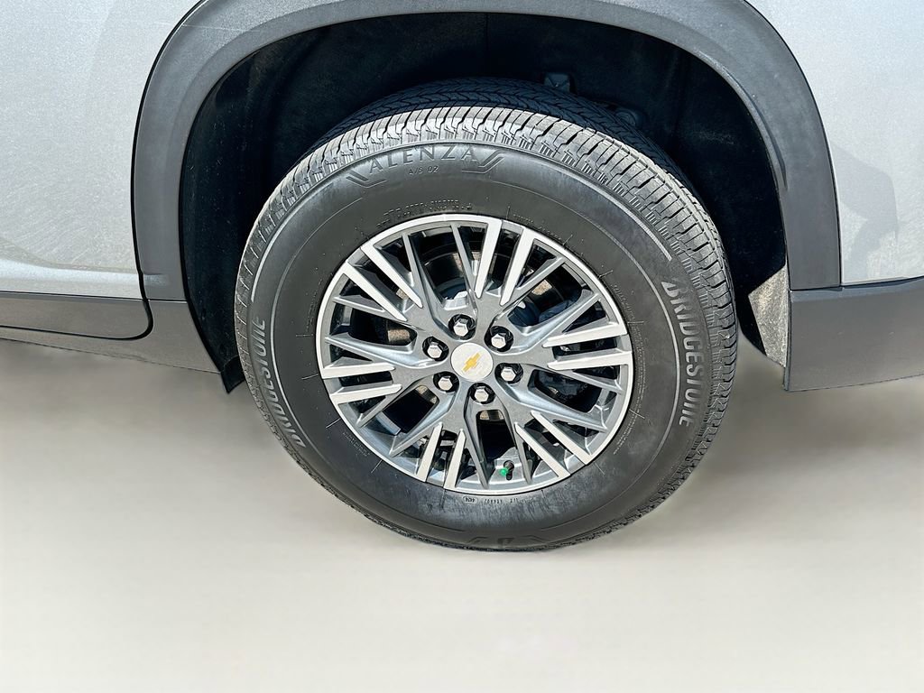 2025 Chevrolet Traverse LT - Photo 40