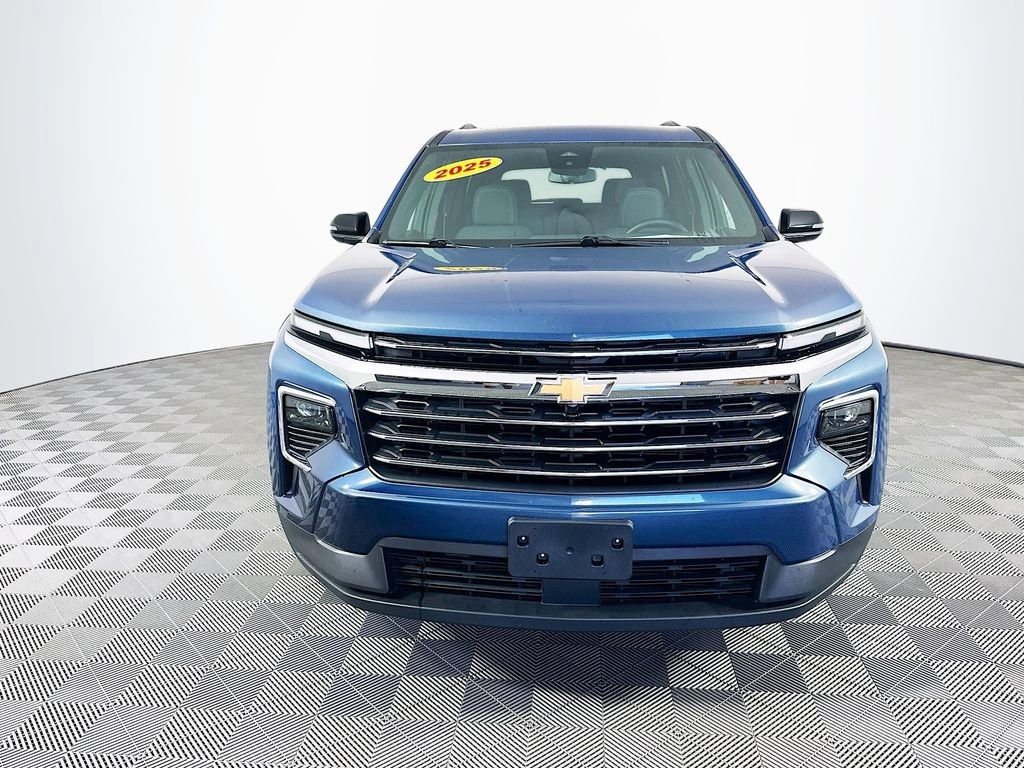 Used 2025 Chevrolet Traverse LT SUV