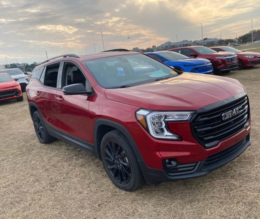 Used 2024 GMC Terrain SLT SUV