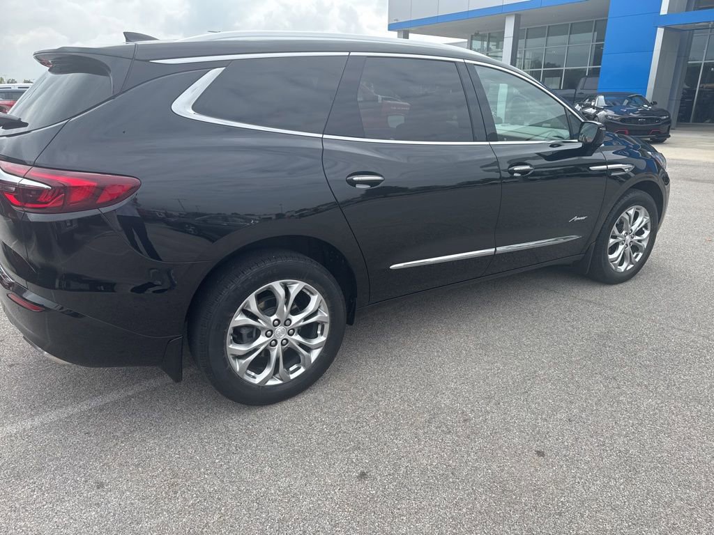 2021 Buick Enclave Avenir photo 2