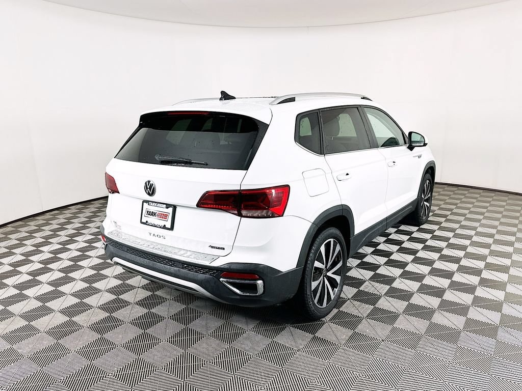 2023 Volkswagen Taos SE - Photo 11