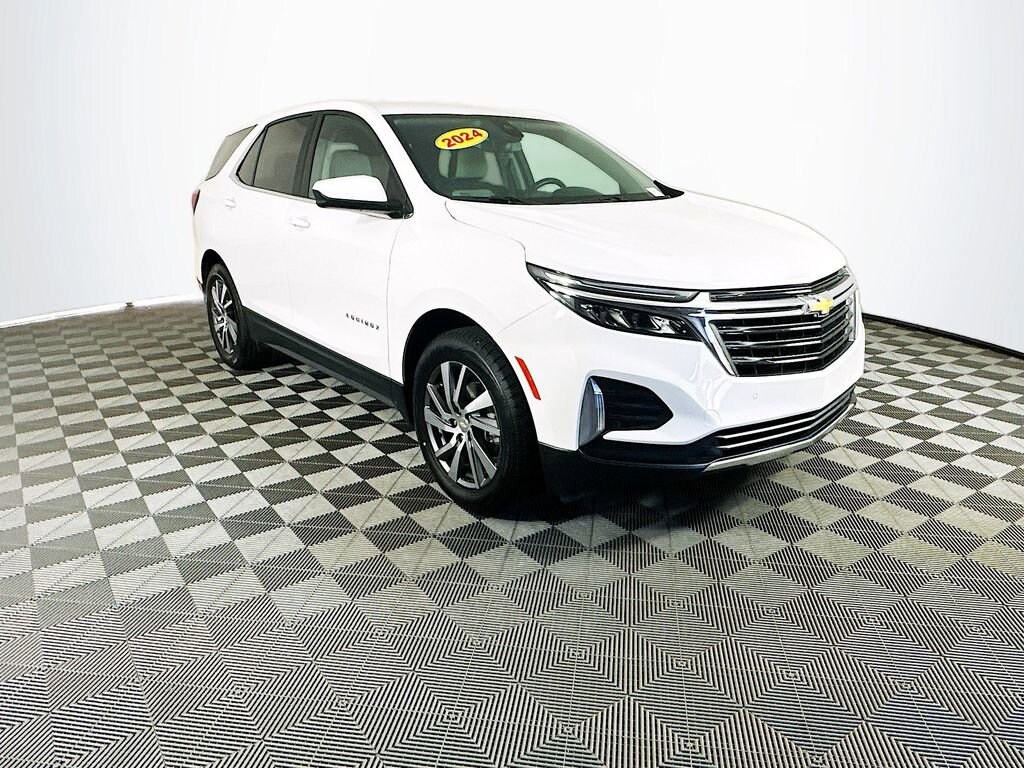 2024 Chevrolet Equinox LT photo 2