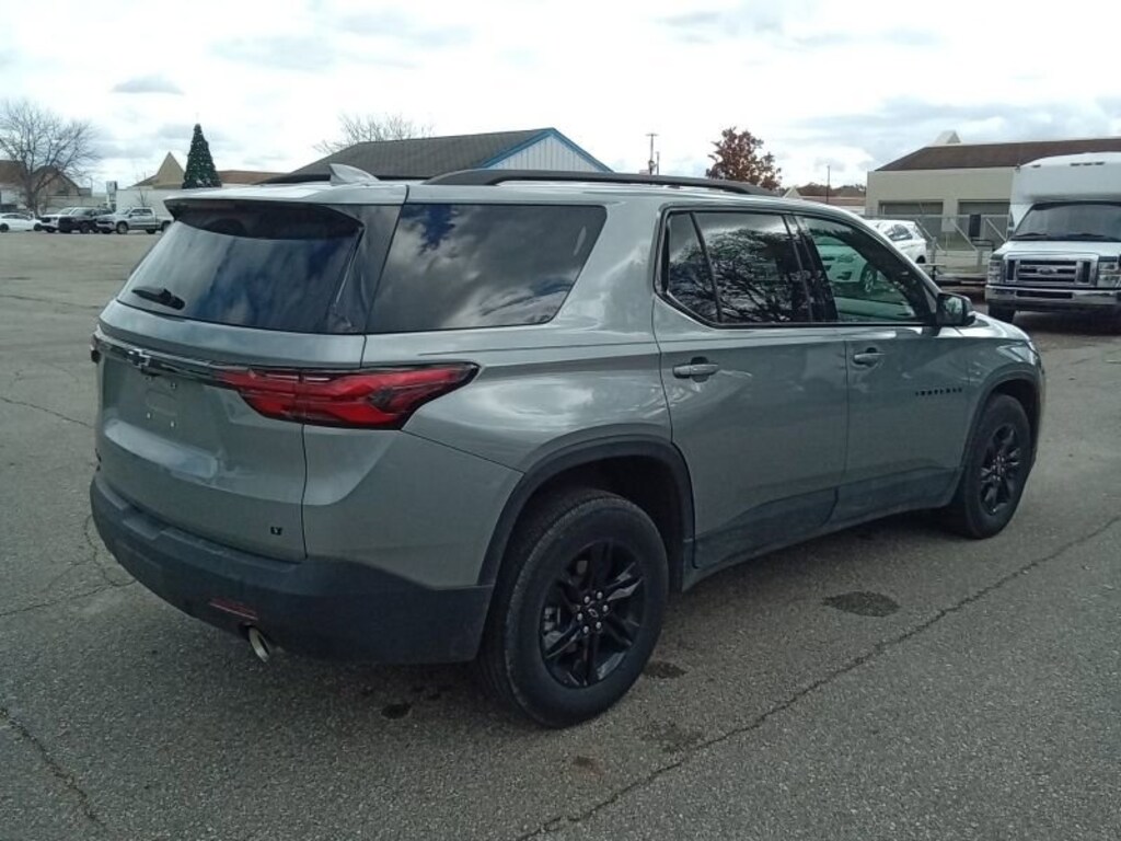 Used 2023 Chevrolet Traverse LT Cloth SUV