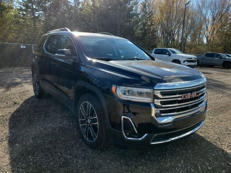 2023 GMC Acadia SLT's photo