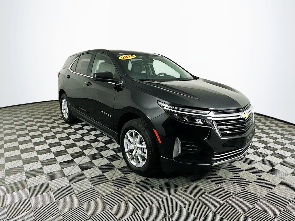 2024 Chevrolet Equinox LT photo 2