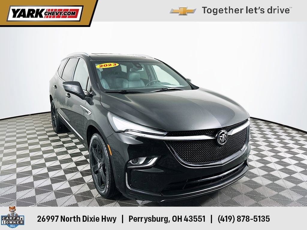 2023 Buick Enclave Essence's photo