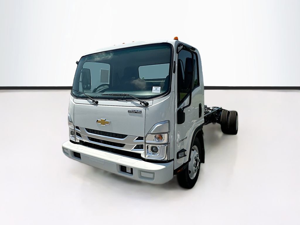 2025 Chevrolet Silverado photo 3