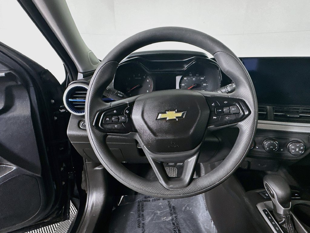 2024 Chevrolet Trax LS - Photo 17