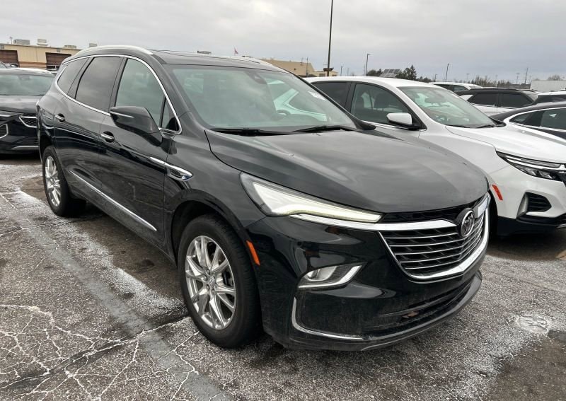 2024 Buick Enclave Essence's photo