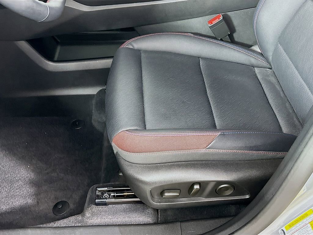 2025 Chevrolet Equinox RS - Photo 28