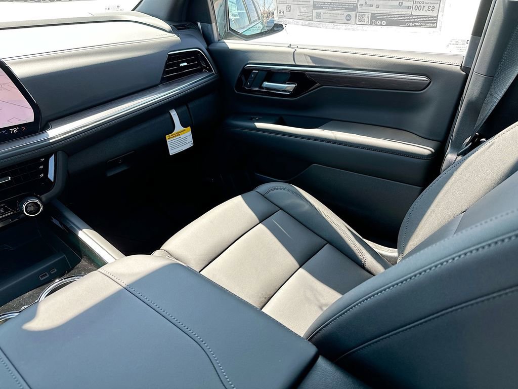 2026 Chevrolet Suburban LT - Photo 30
