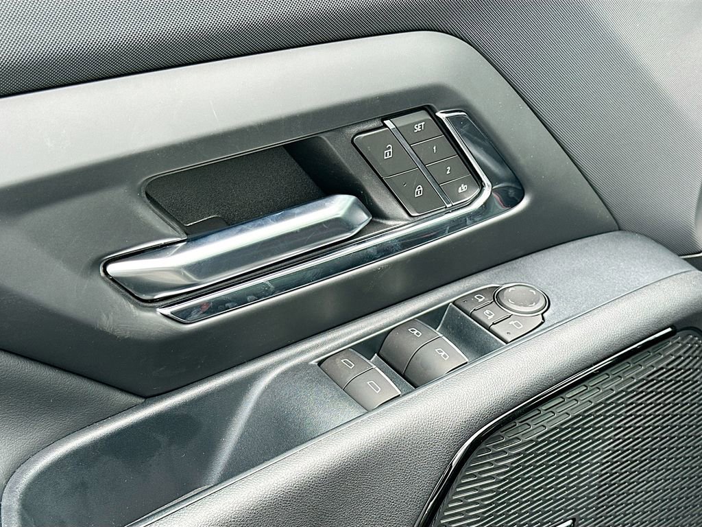 2025 Chevrolet Silverado EV RST - Photo 22