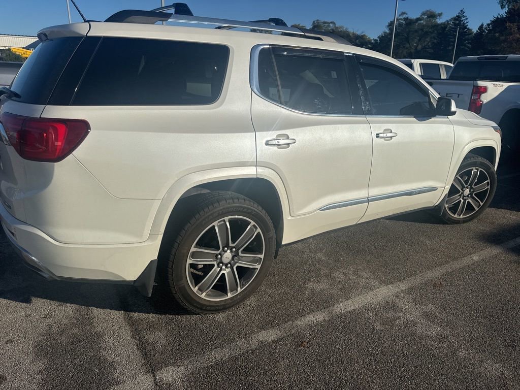 2017 Gmc Acadia Denali photo 2