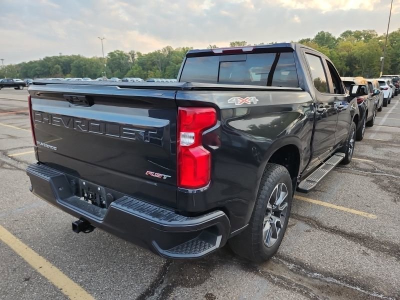 2023 Chevrolet Silverado 1500 RST photo 2