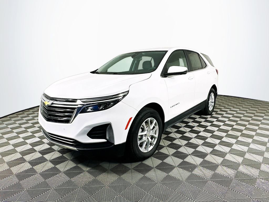 2024 Chevrolet Equinox LT photo 2