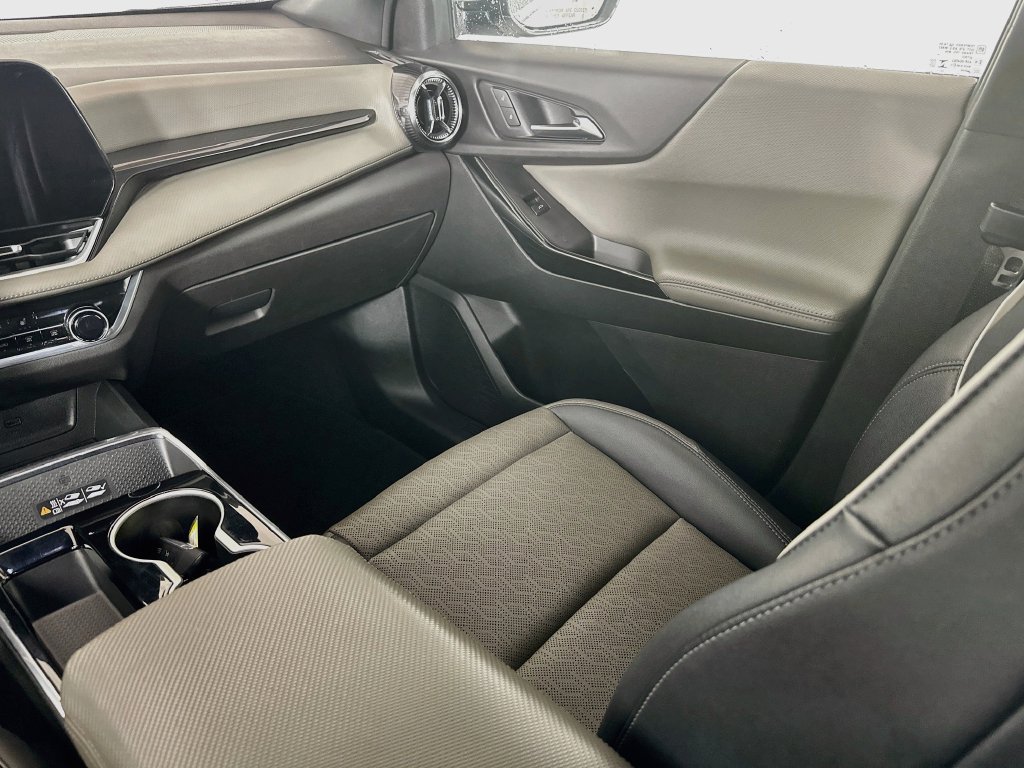 2025 Chevrolet Equinox LT - Photo 32