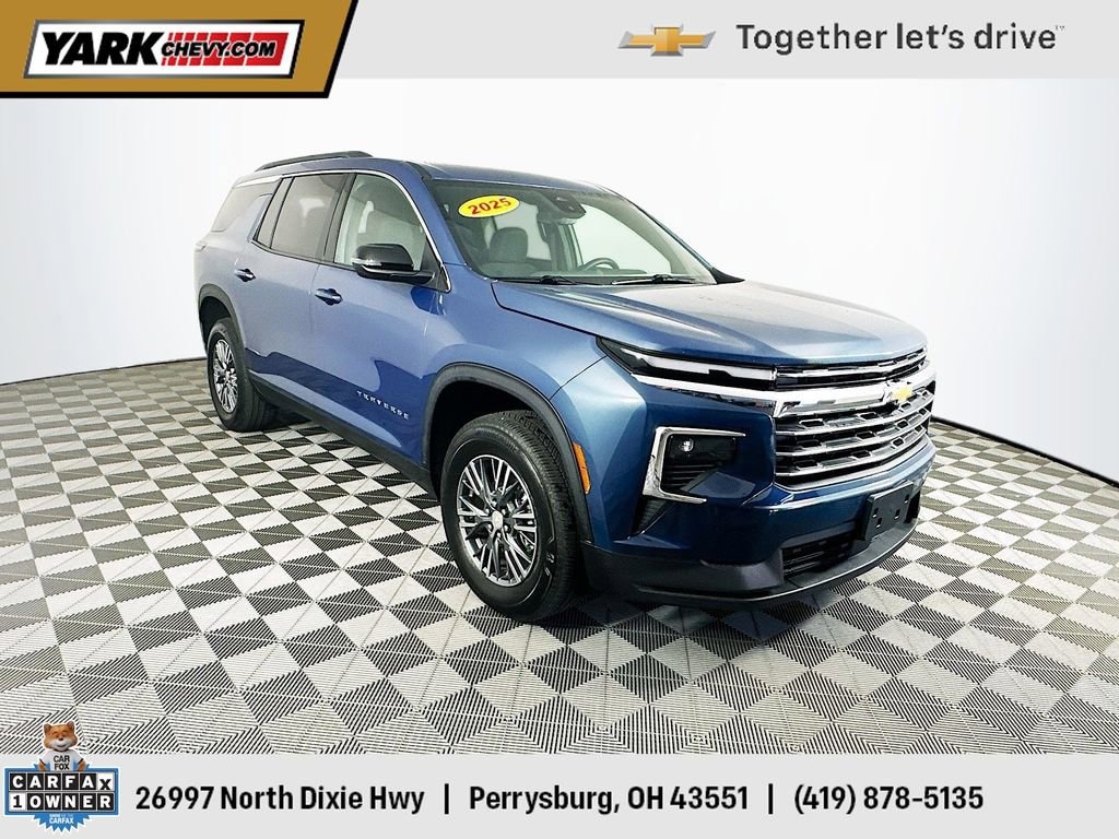 Used 2025 Chevrolet Traverse LT SUV