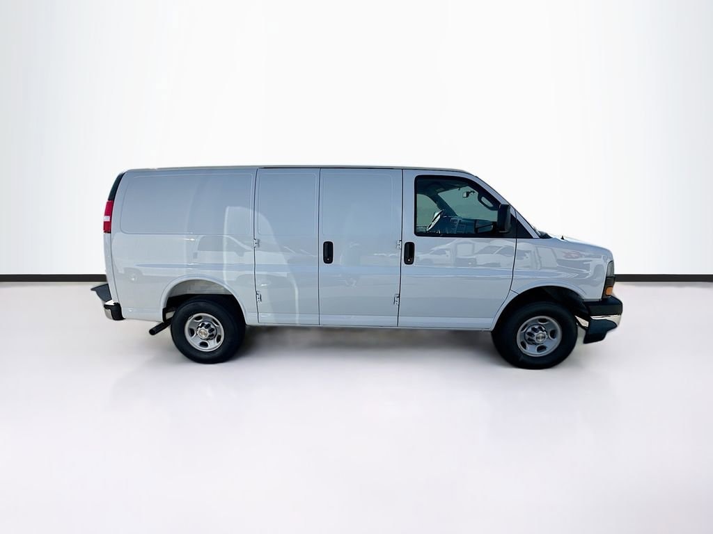2025 Chevrolet Express Cargo Work Van - Photo 10