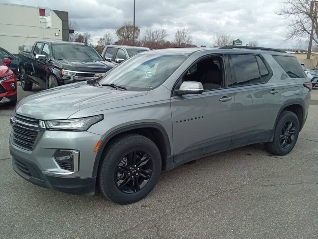 Used 2023 Chevrolet Traverse LT Cloth SUV