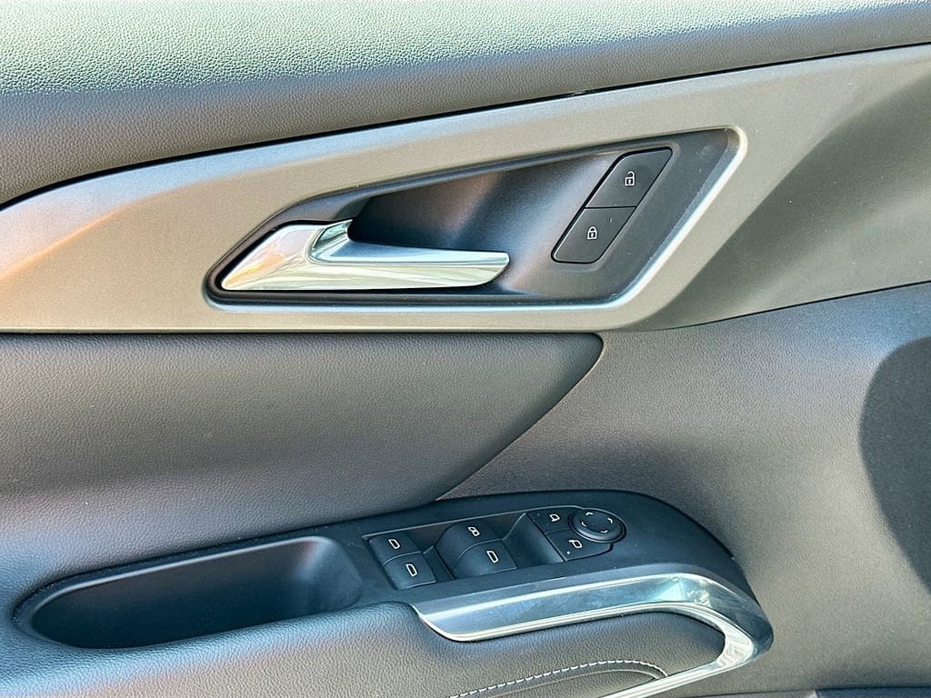 2025 Chevrolet Traverse LT - Photo 24