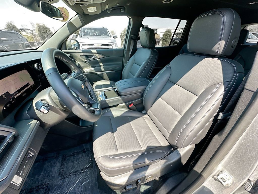 2025 Chevrolet Traverse LT - Photo 29