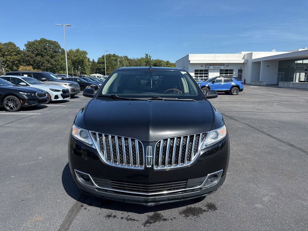 2011 Lincoln MKX Base photo 2