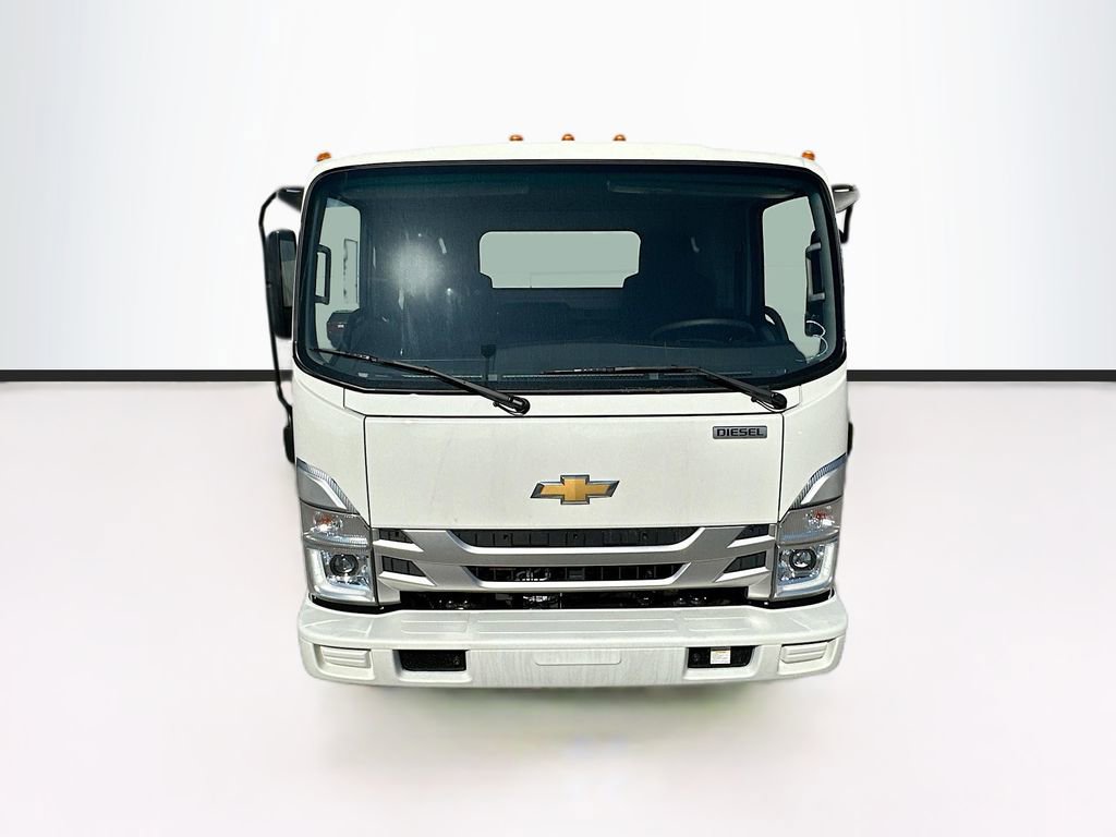 2024 Chevrolet Silverado 4500HD Base photo 2