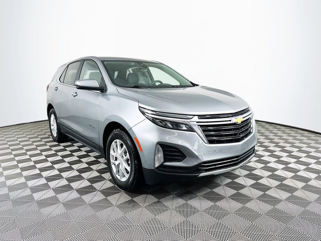 2024 Chevrolet Equinox LT photo 2