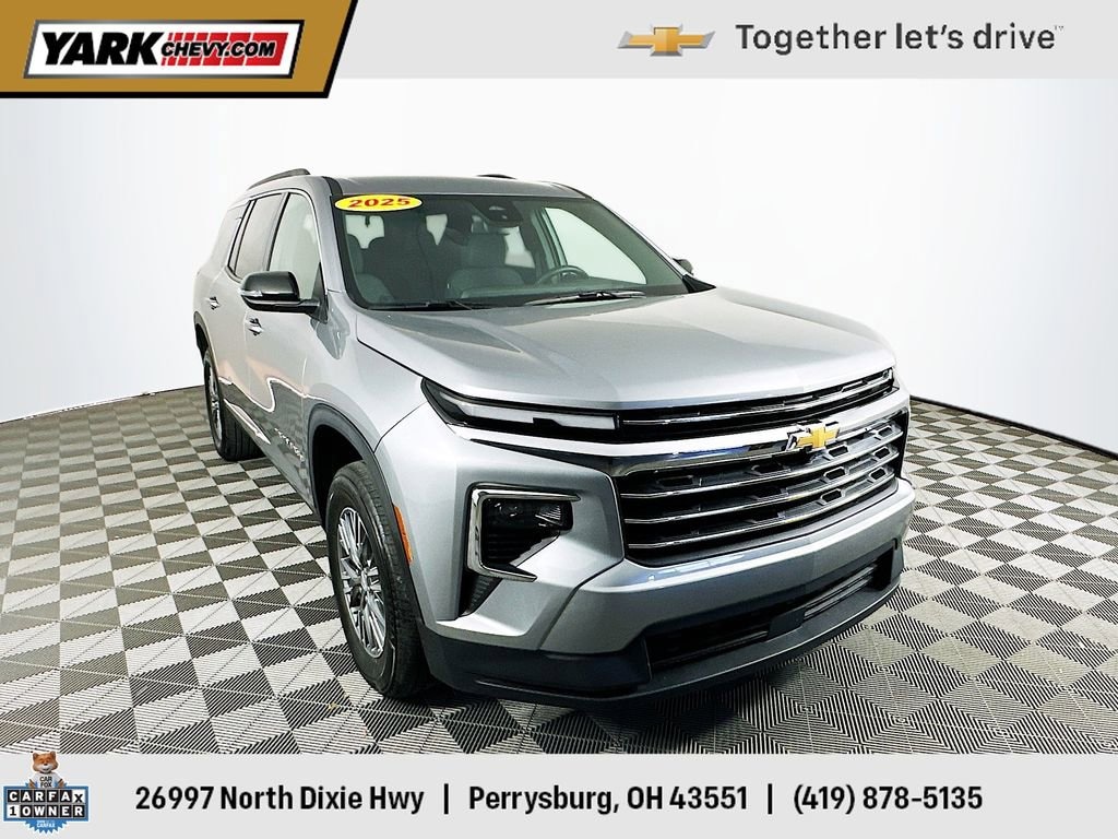 Used 2025 Chevrolet Traverse LT SUV